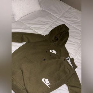Nike sweatsuit